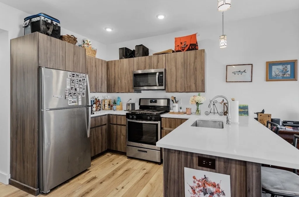 2 bed, 1 bath apartment for rent at 211 W 9th St Unit 3, South Boston