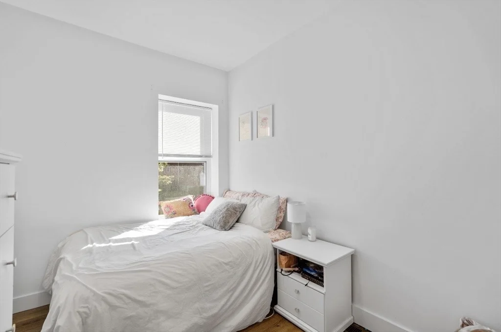 2 bed, 1 bath apartment for rent at 211 W 9th St Unit 3, South Boston — photo 5 of 6