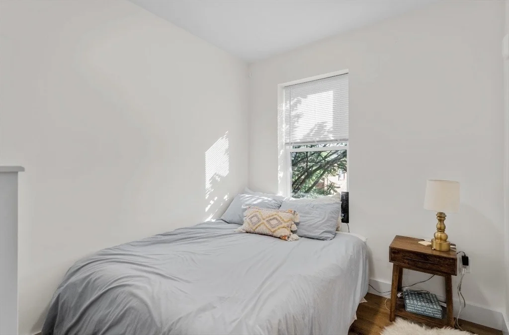 2 bed, 1 bath apartment for rent at 211 W 9th St Unit 3, South Boston — photo 6 of 6
