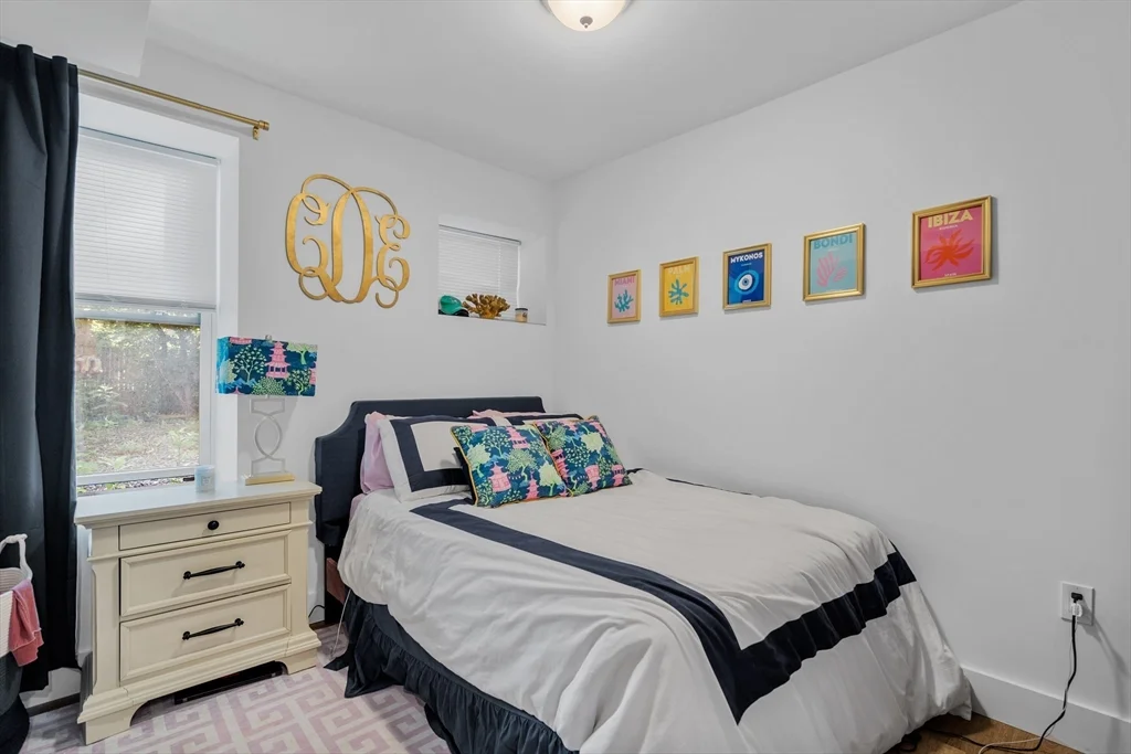 4 bed, 2 bath apartment for rent at 211 W 9th St Unit 1, South Boston — photo 6 of 8