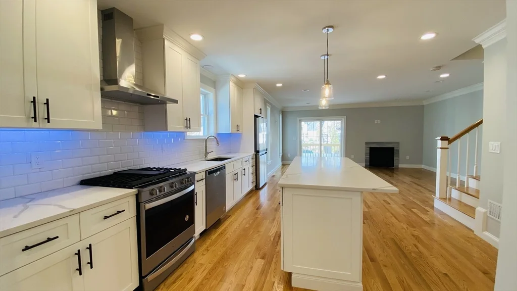 4 bed, 3 bath apartment for rent at 211 West St Unit 211, Needham