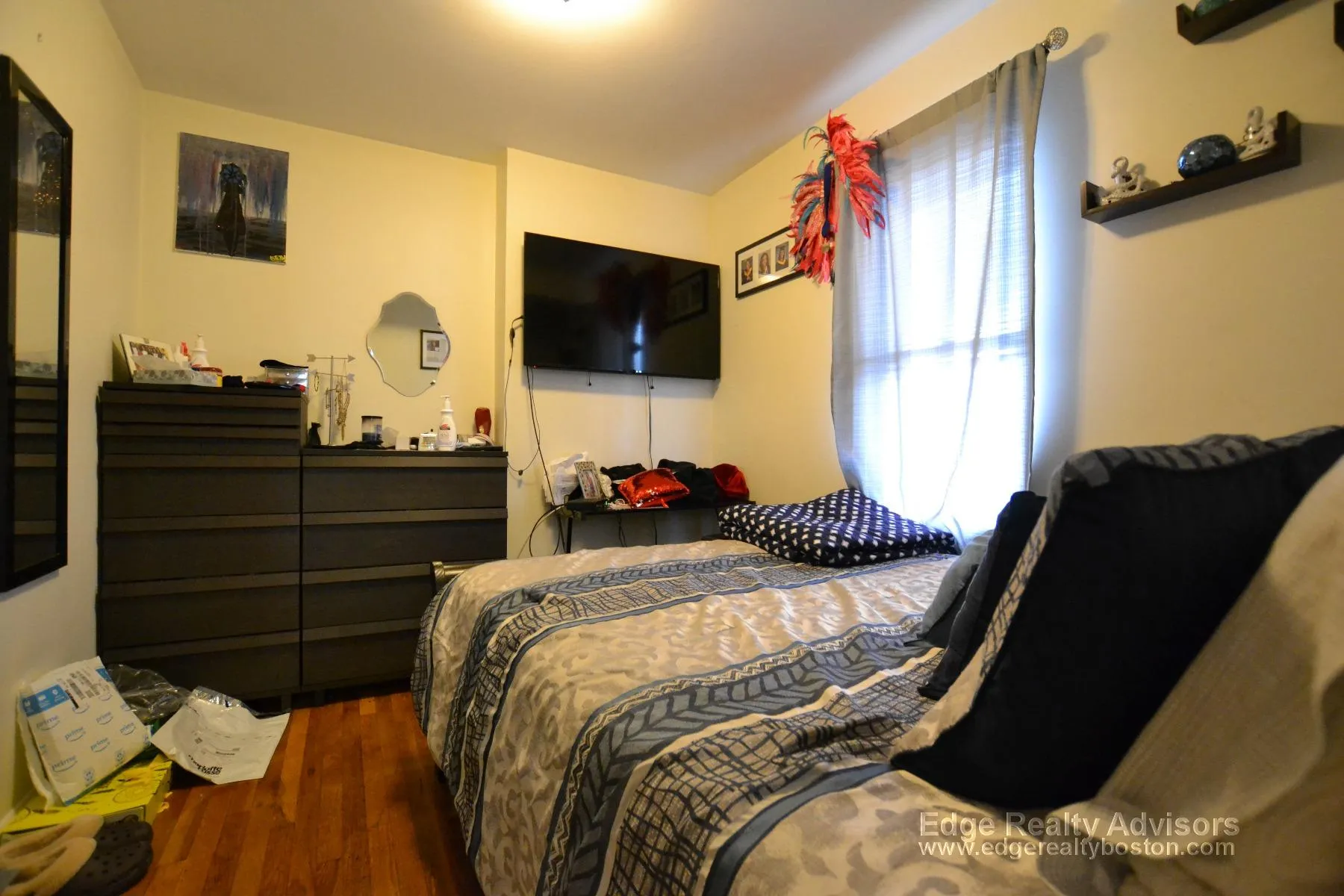 3 bed, 2 bath apartment for rent at 212 Arlington St Unit 1, East Watertown — photo 4 of 9