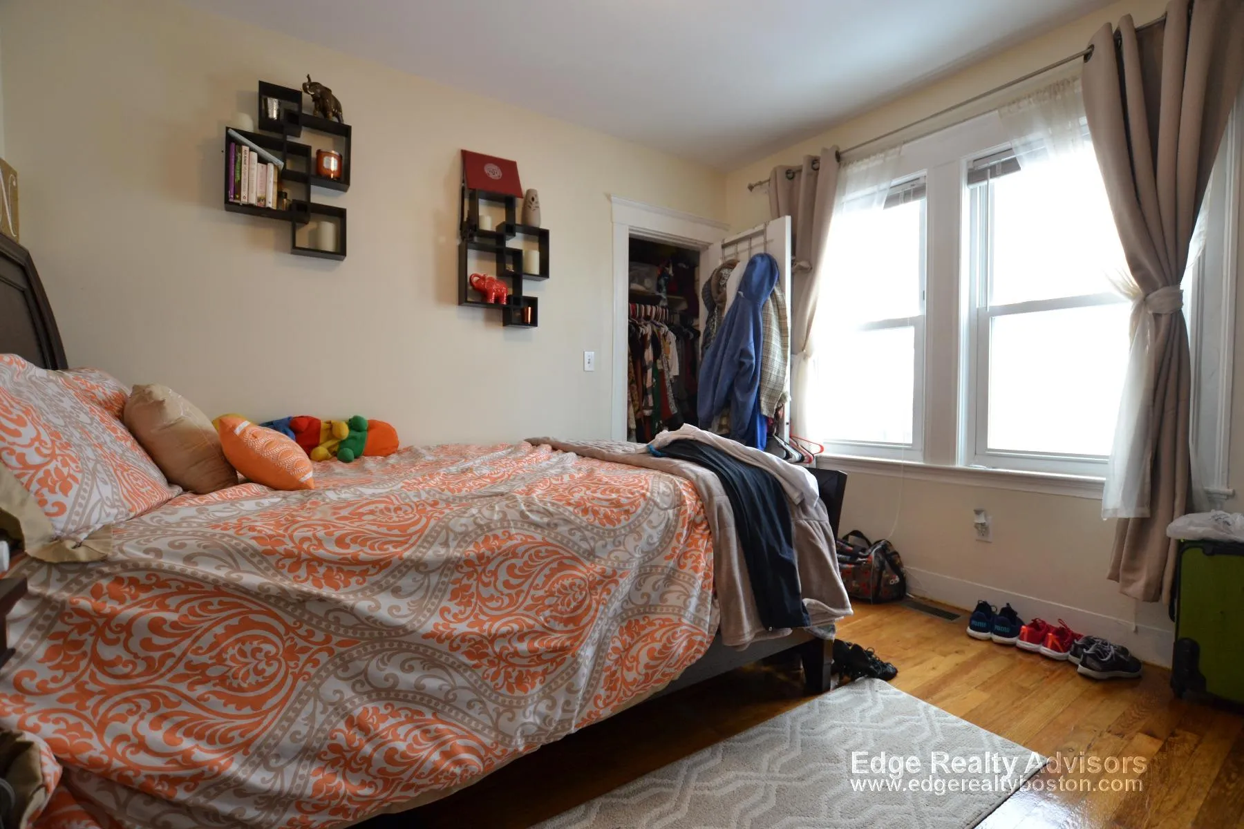 3 bed, 2 bath apartment for rent at 212 Arlington St Unit 1, East Watertown — photo 6 of 9