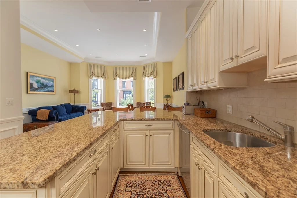 2 bed, 2 bath apartment for rent at 212 Beacon St Unit 2, Back Bay — photo 6 of 24
