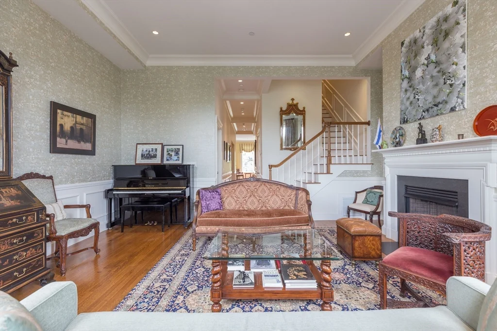 2 bed, 2 bath apartment for rent at 212 Beacon St Unit 2, Back Bay — photo 3 of 24