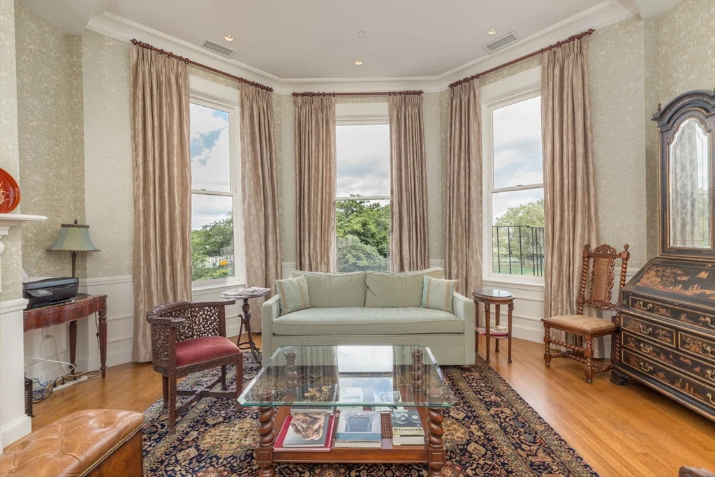 2 bed, 2 bath apartment for rent at 212 Beacon St Unit 2, Back Bay — photo 2 of 24