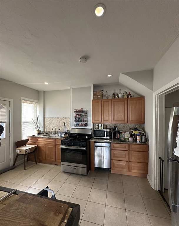 5 bed, 2 bath apartment for rent at 212 California St Unit n/a, Newton — photo 10 of 10