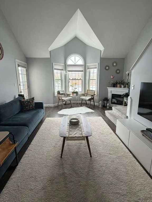 2 bed, 2 bath apartment for rent at 212 Carriage Ln Unit 212, Taunton — photo 2 of 29