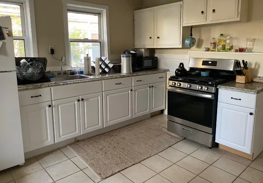 2 bed, 1 bath apartment for rent at 212 Cedar St Unit 2, Powder House Square — photo 4 of 12