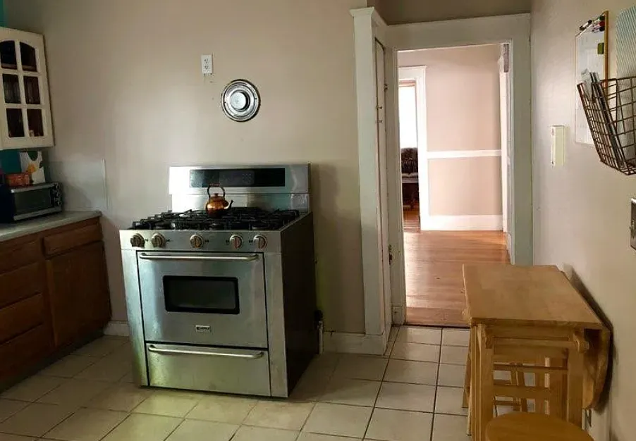 2 bed, 1 bath apartment for rent at 212 Cedar St Unit 2, Powder House Square — photo 5 of 12