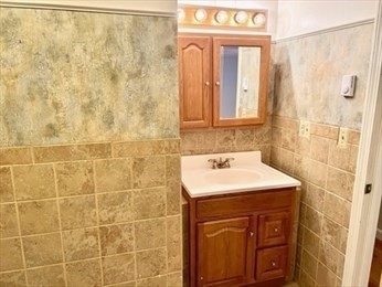 2 bed, 1 bath apartment for rent at 212 Fisher St Unit B2, North Attleboro — photo 12 of 13