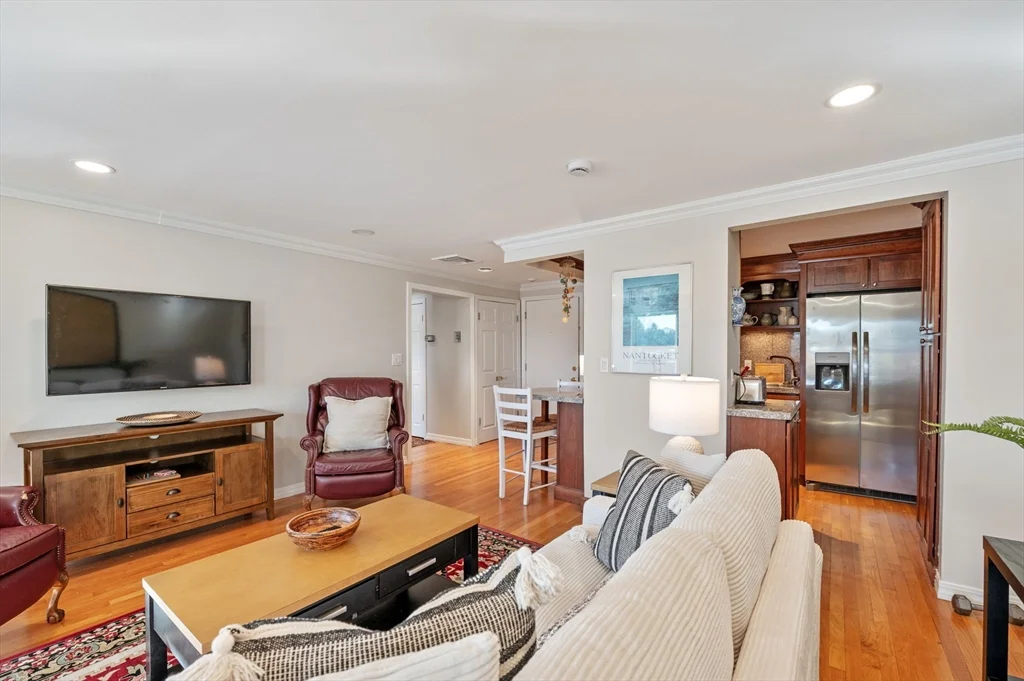 1 bed, 1 bath apartment for rent at 212 Humphrey St Unit 205, Marblehead — photo 15 of 29
