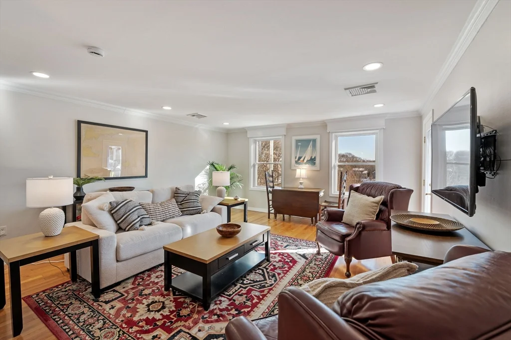 1 bed, 1 bath apartment for rent at 212 Humphrey St Unit 205, Marblehead — photo 8 of 29