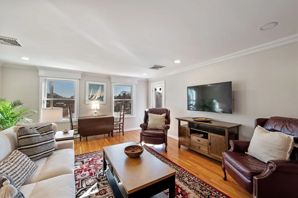 1 bed, 1 bath apartment for rent at 212 Humphrey St Unit 205, Marblehead — photo 10 of 29