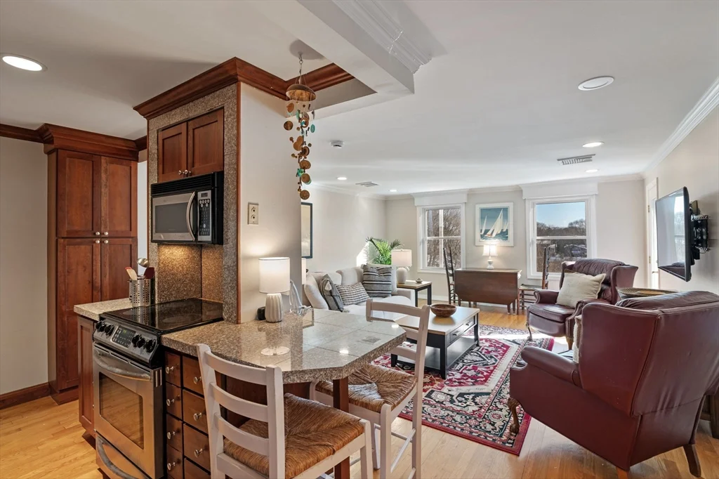 1 bed, 1 bath apartment for rent at 212 Humphrey St Unit 205, Marblehead — photo 7 of 29
