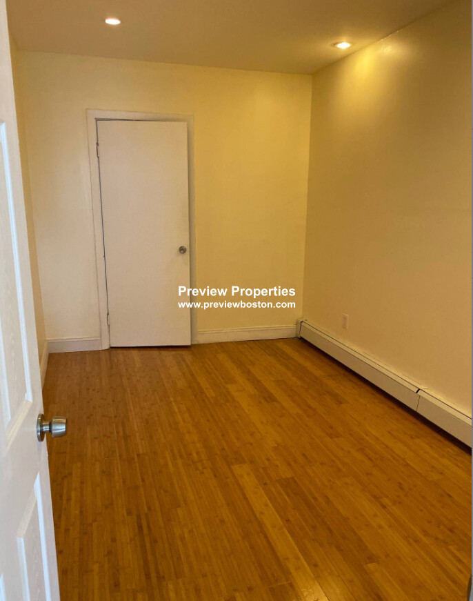 2 bed, 1 bath apartment for rent at 212 Maverick St Unit 3P, East Boston — photo 5 of 8