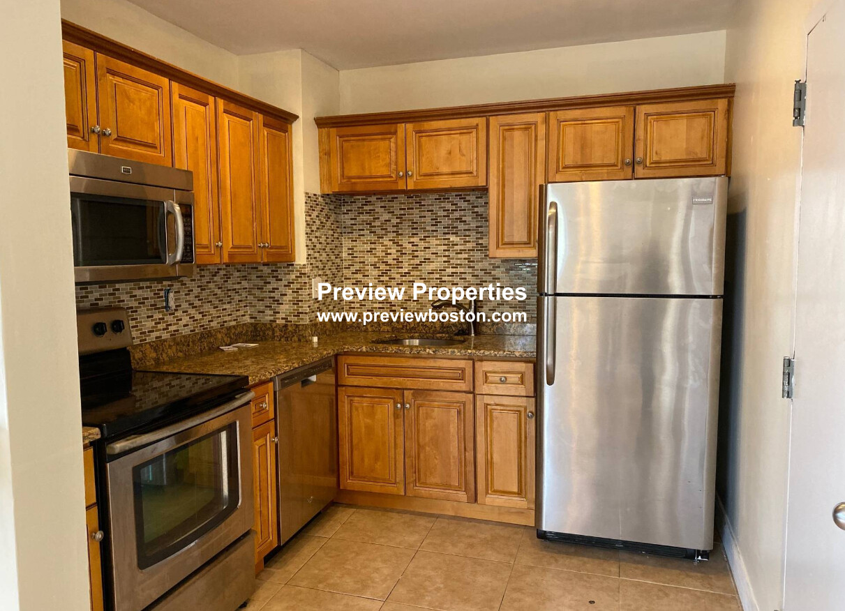 2 bed, 1 bath apartment for rent at 212 Maverick St Unit 3P, East Boston — photo 1 of 8