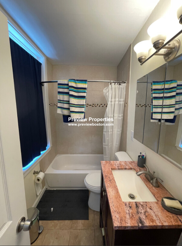 2 bed, 1 bath apartment for rent at 212 Maverick St Unit 3P, East Boston — photo 7 of 8