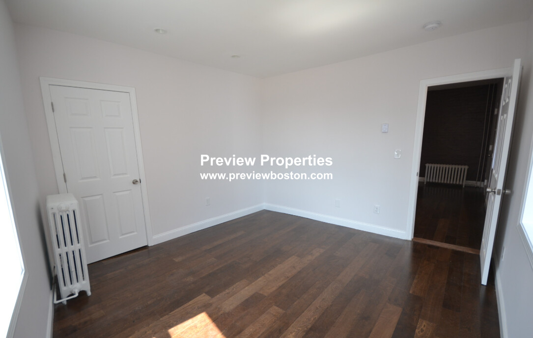 2 bed, 1 bath apartment for rent at 212 Maverick St Unit 4P, East Boston — photo 10 of 12