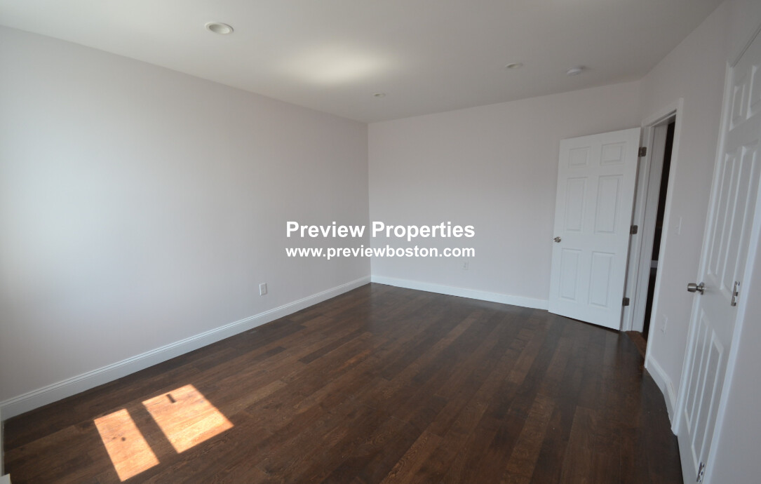 2 bed, 1 bath apartment for rent at 212 Maverick St Unit 4P, East Boston — photo 2 of 12