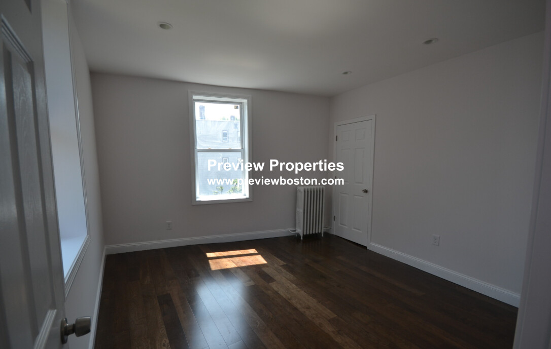 2 bed, 1 bath apartment for rent at 212 Maverick St Unit 4P, East Boston — photo 9 of 12