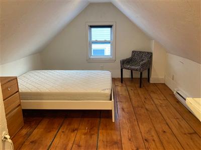 7 bed, 2 bath apartment for rent at 212 Norfolk St Unit 1, The Port — photo 14 of 21