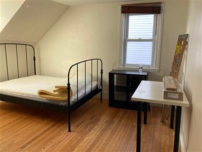 7 bed, 2 bath apartment for rent at 212 Norfolk St Unit 1, The Port — photo 20 of 21