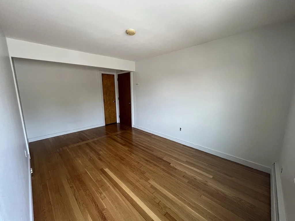 Studio bed, 1 bath apartment for rent at 212 School St Unit A, Waltham — photo 3 of 8