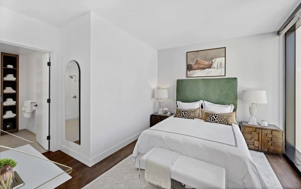 2 bed, 2 bath apartment for rent at 212 Stuart St Unit 1402, Boston — photo 4 of 22
