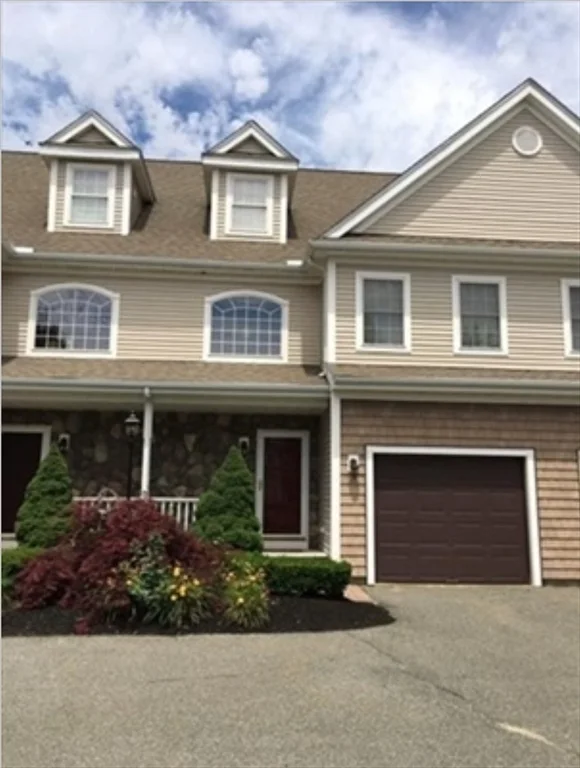 2 bed, 2 bath apartment for rent at 212 Tamarack Ln Unit 212, Abington — photo 1 of 12