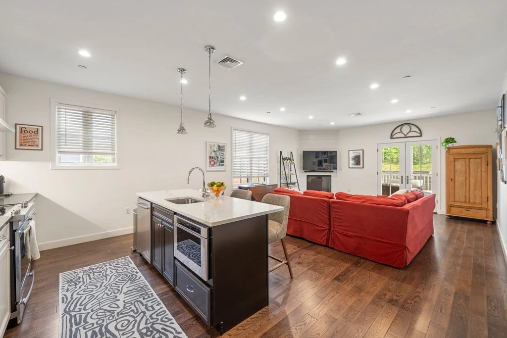 3 bed, 2 bath apartment for rent at 213 E Eagle St Unit 3, East Boston — photo 6 of 28