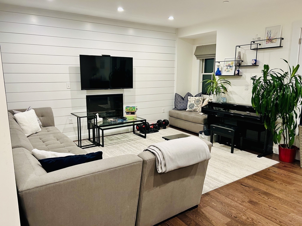 2 bed, 2 bath apartment for rent at 213 East Eagle St Unit 6, East Boston — photo 7 of 28