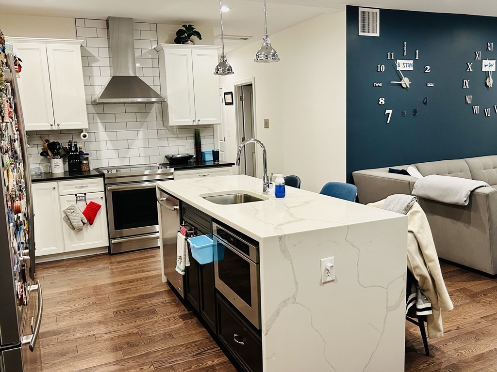 2 bed, 2 bath apartment for rent at 213 East Eagle St Unit 6, East Boston — photo 3 of 28