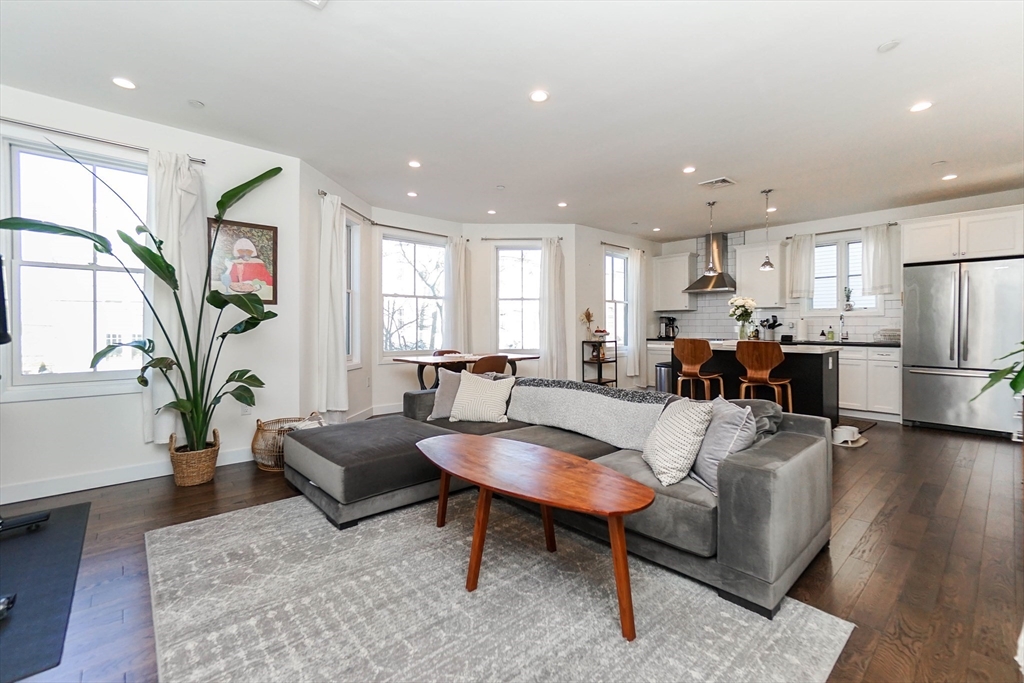 2 bed, 2 bath apartment for rent at 213 East Eagle St Unit 2, East Boston — photo 10 of 29