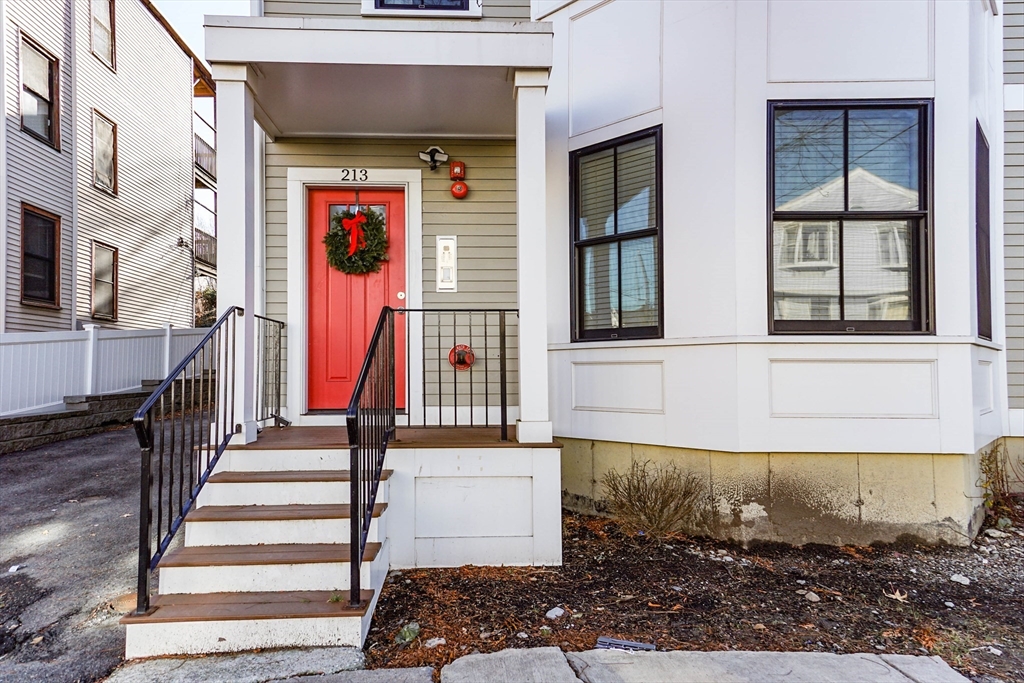 2 bed, 2 bath apartment for rent at 213 East Eagle St Unit 2, East Boston — photo 3 of 29