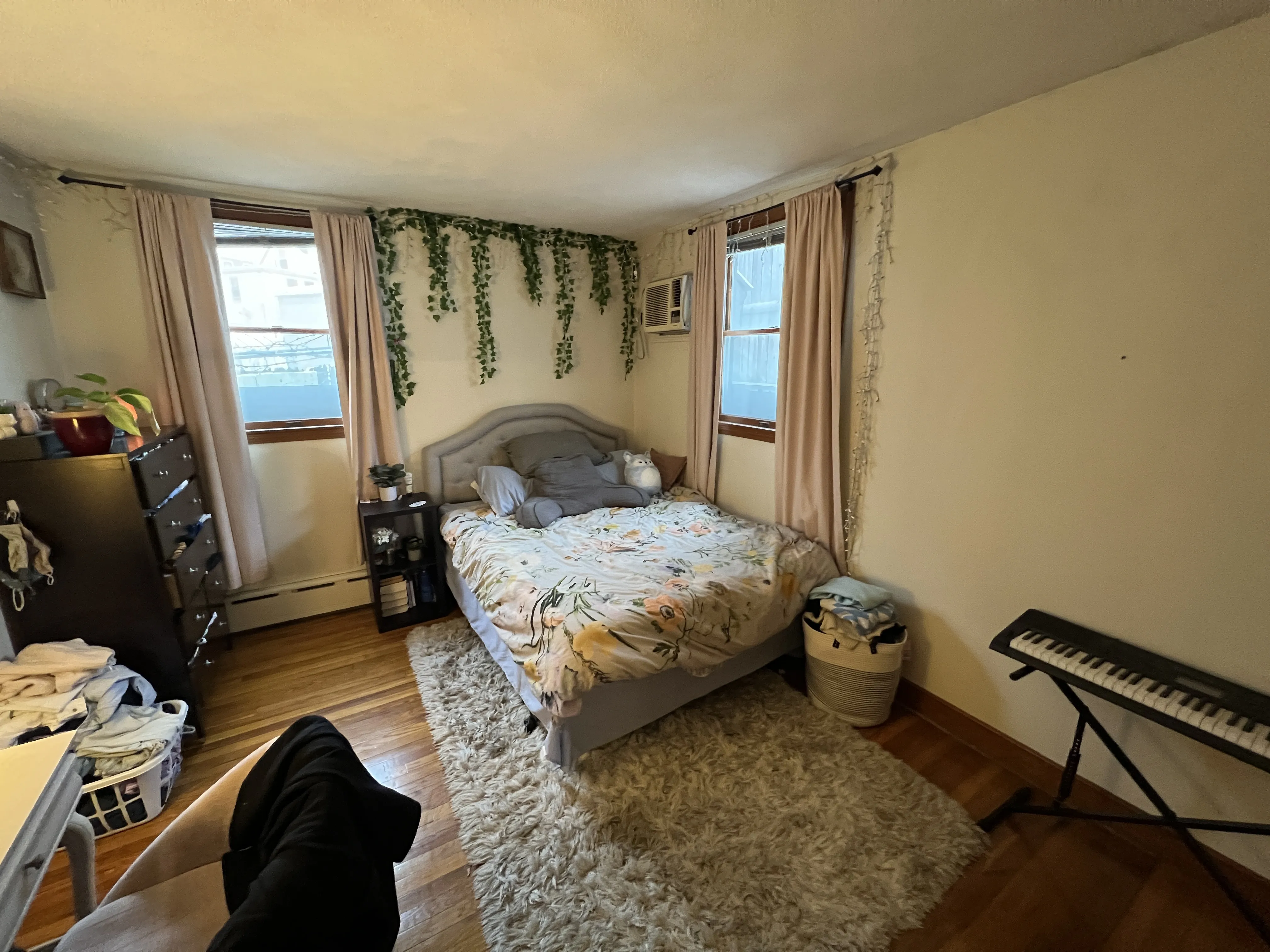 4 bed, 2.5 bath apartment for rent at 213 Holland St Unit 1, Teele Square — photo 18 of 27