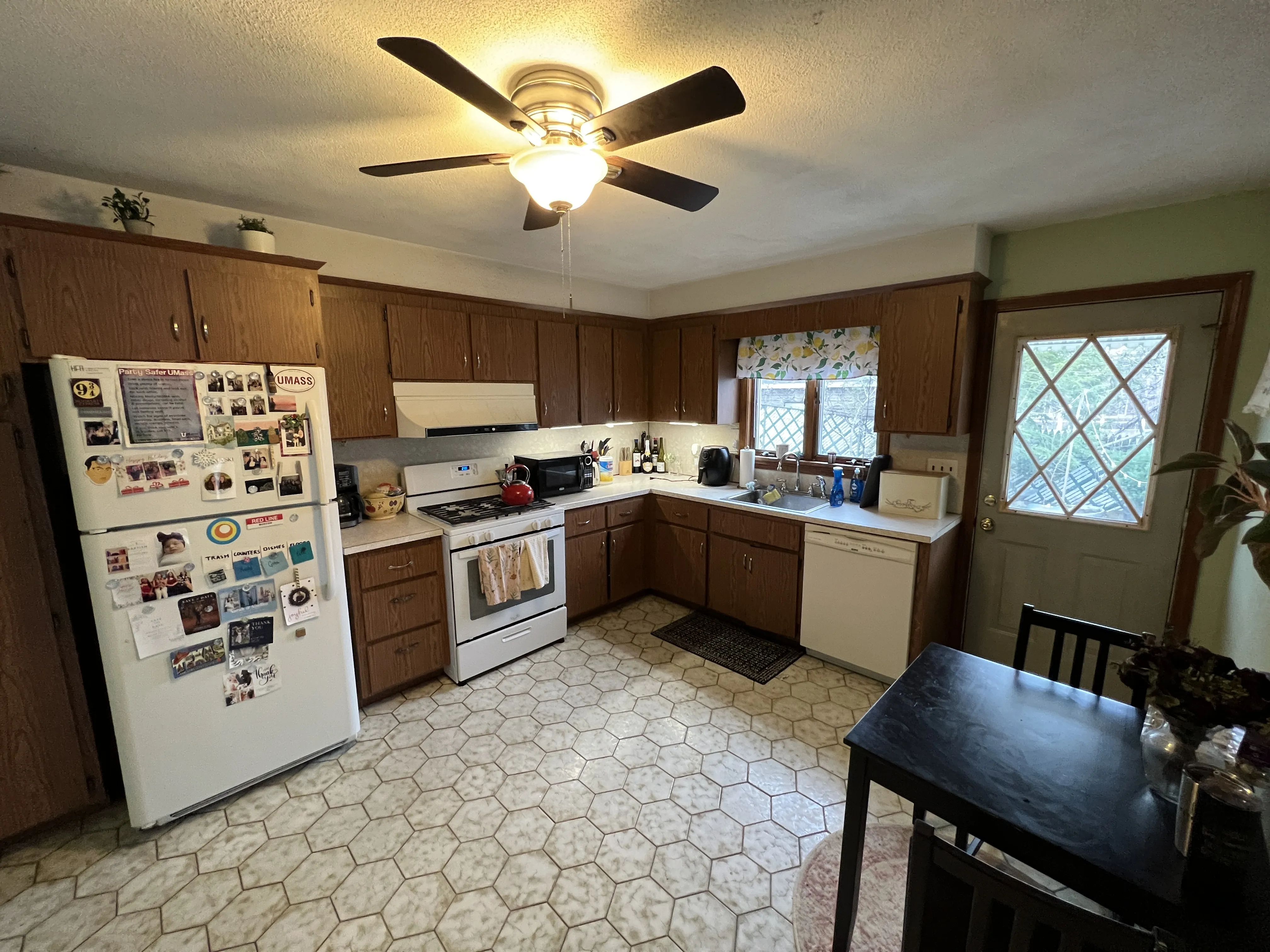 4 bed, 2.5 bath apartment for rent at 213 Holland St Unit 1, Teele Square — photo 23 of 27