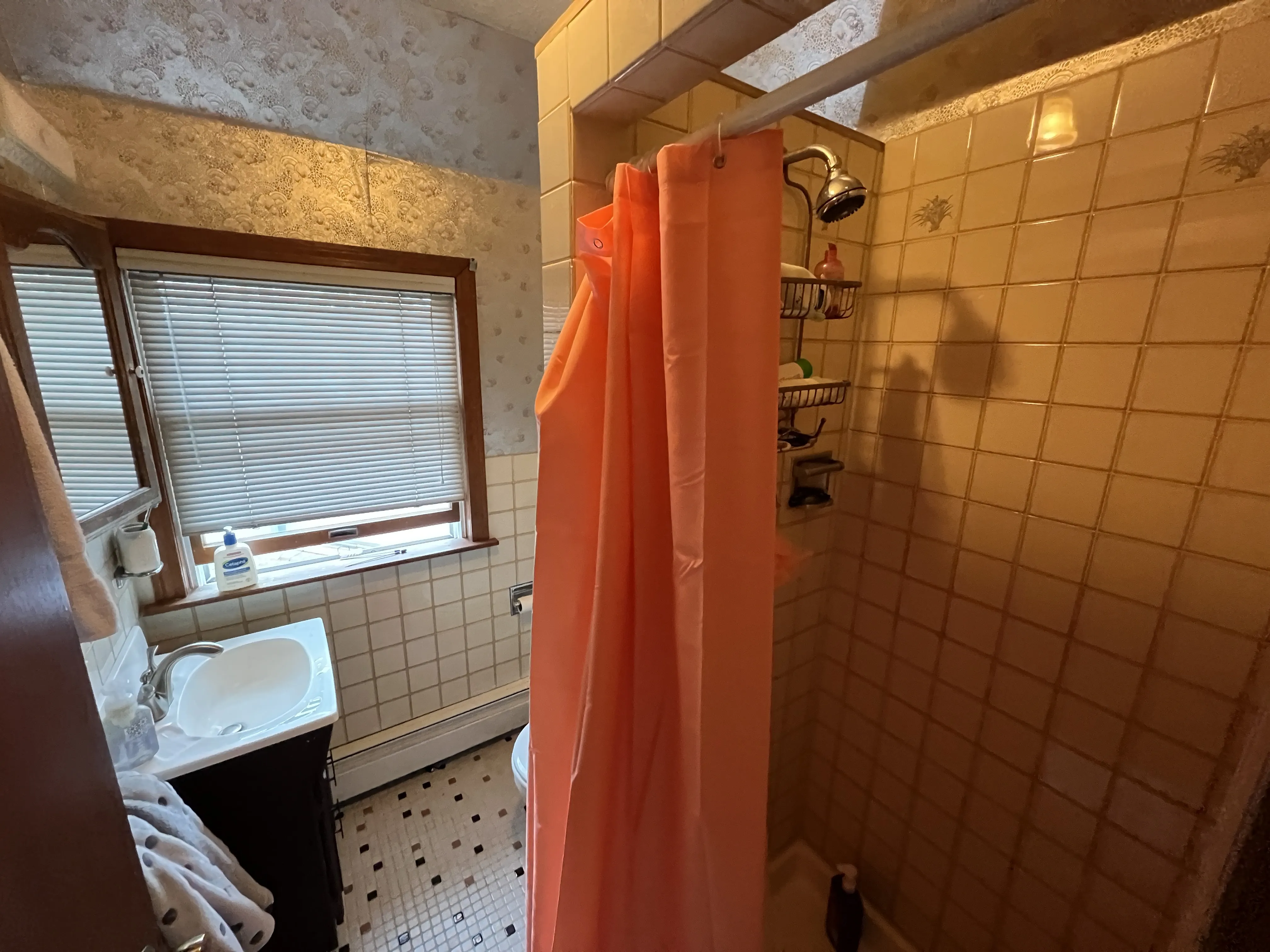 4 bed, 2.5 bath apartment for rent at 213 Holland St Unit R, Teele Square — photo 22 of 27