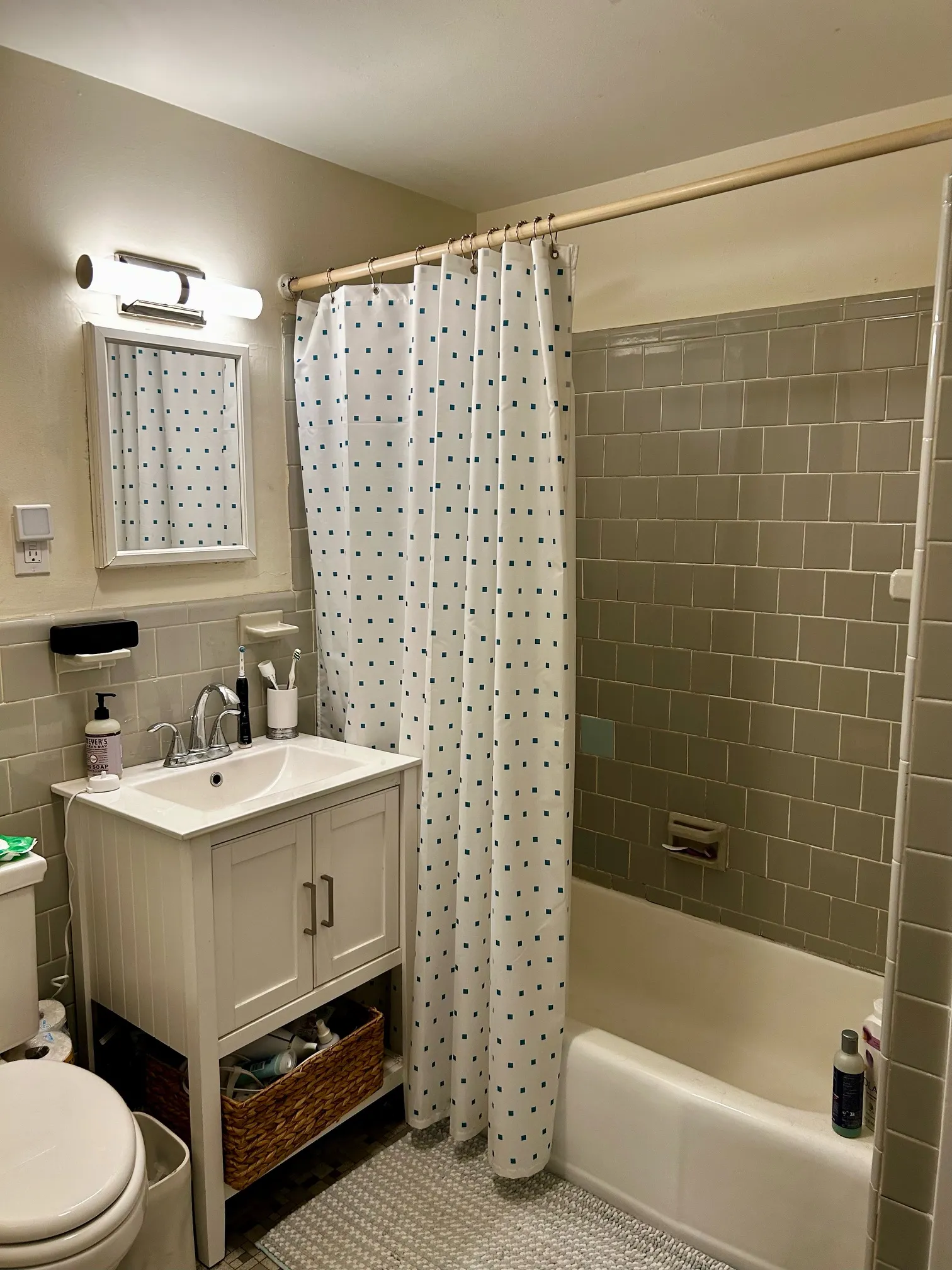 Studio bed, 1 bath apartment for rent at 213 Newbury St Unit 1, Back Bay — photo 7 of 7