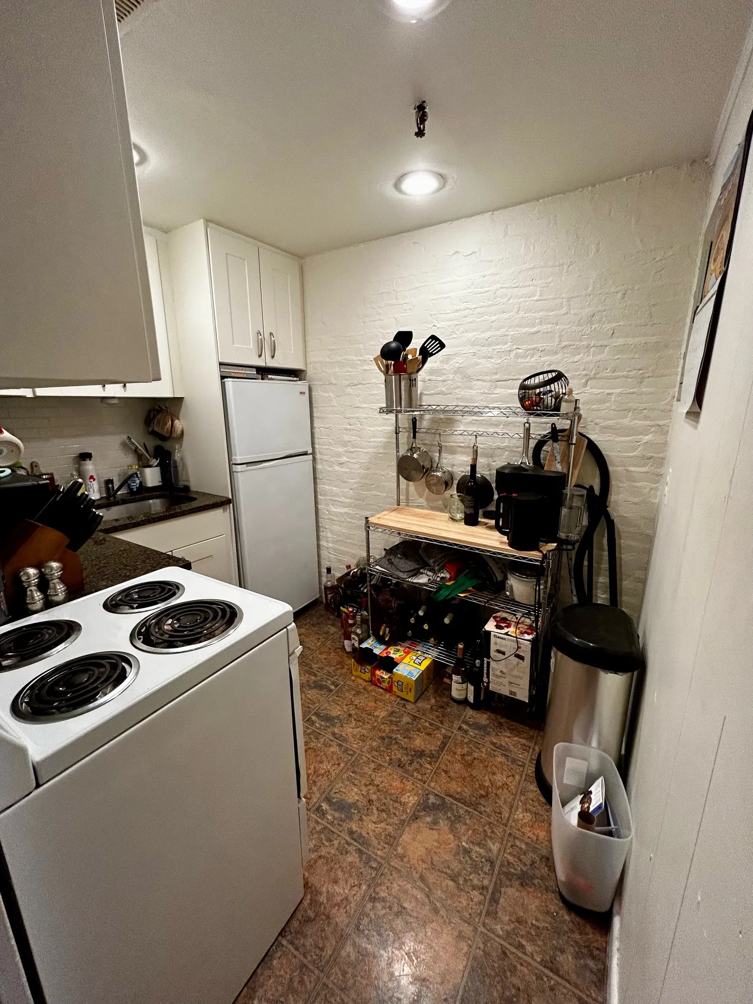 Studio bed, 1 bath apartment for rent at 213 Newbury St Unit 1, Back Bay — photo 6 of 7