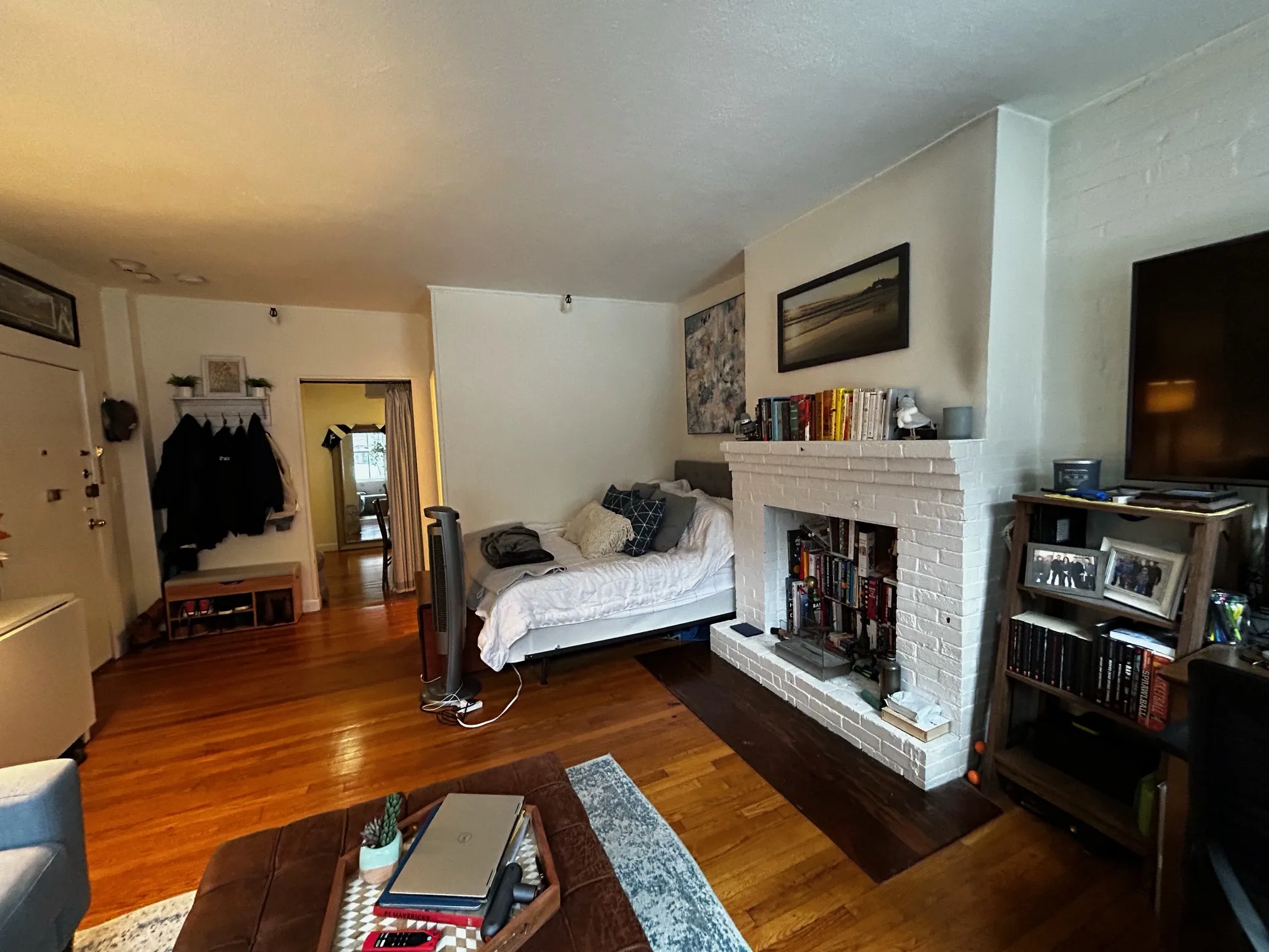 Studio bed, 1 bath apartment for rent at 213 Newbury St Unit 1, Back Bay — photo 3 of 7