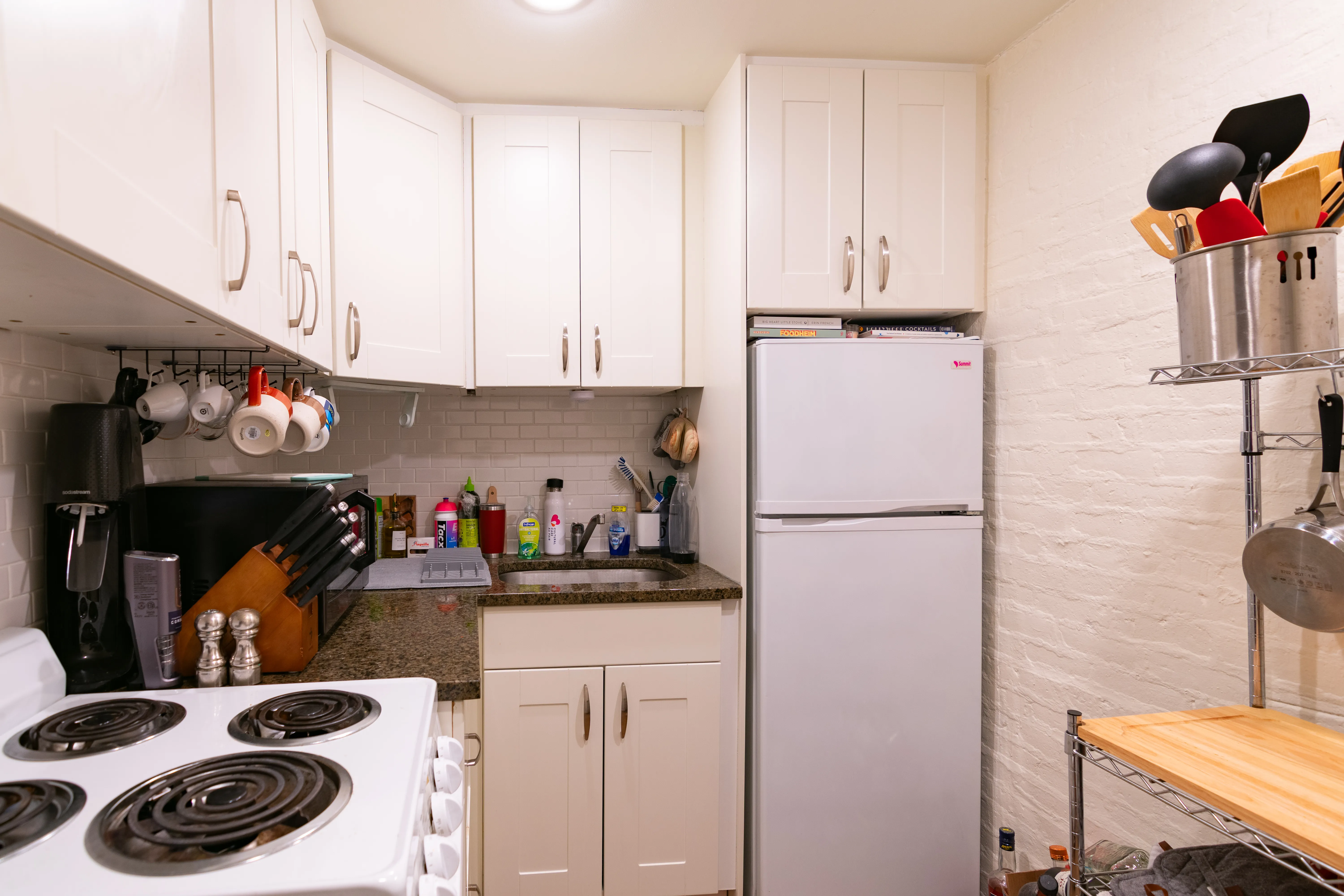 Studio bed, 1 bath apartment for rent at 213 Newbury St Unit 1A, Back Bay — photo 5 of 8