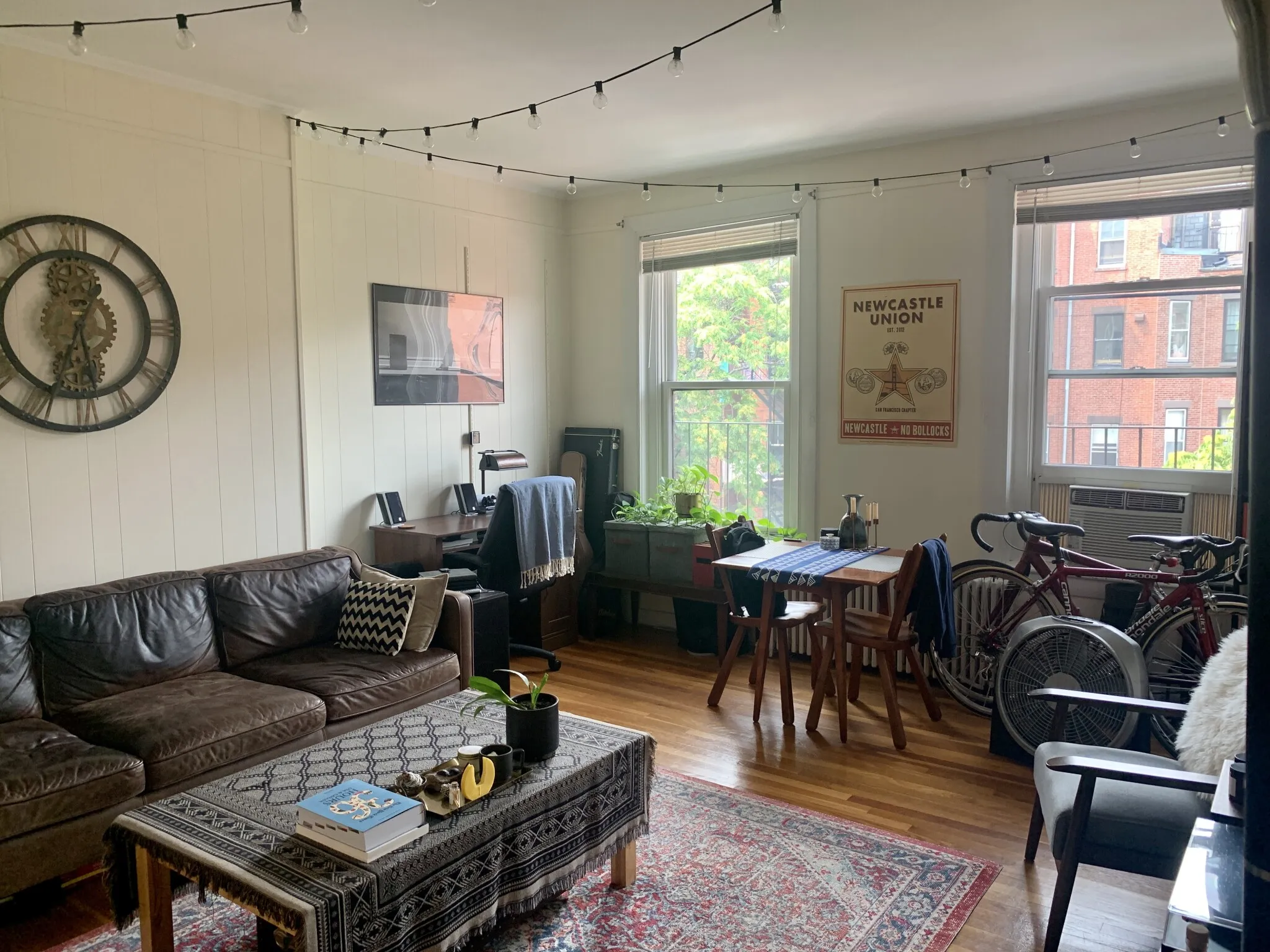 1 bed, 1 bath apartment for rent at 213 Newbury St Unit 6, Back Bay — photo 1 of 9