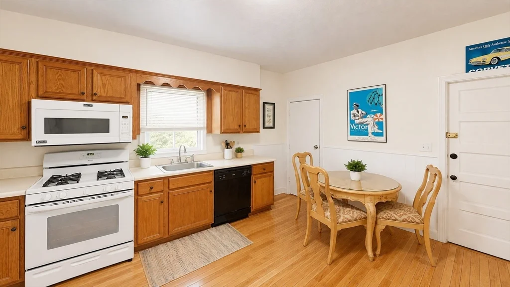 2 bed, 1 bath apartment for rent at 213 Parsons Unit 1, Brighton — photo 4 of 10
