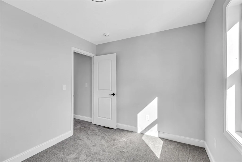 3 bed, 1 bath apartment for rent at 213 Pine St Unit 213, Springfield — photo 11 of 25