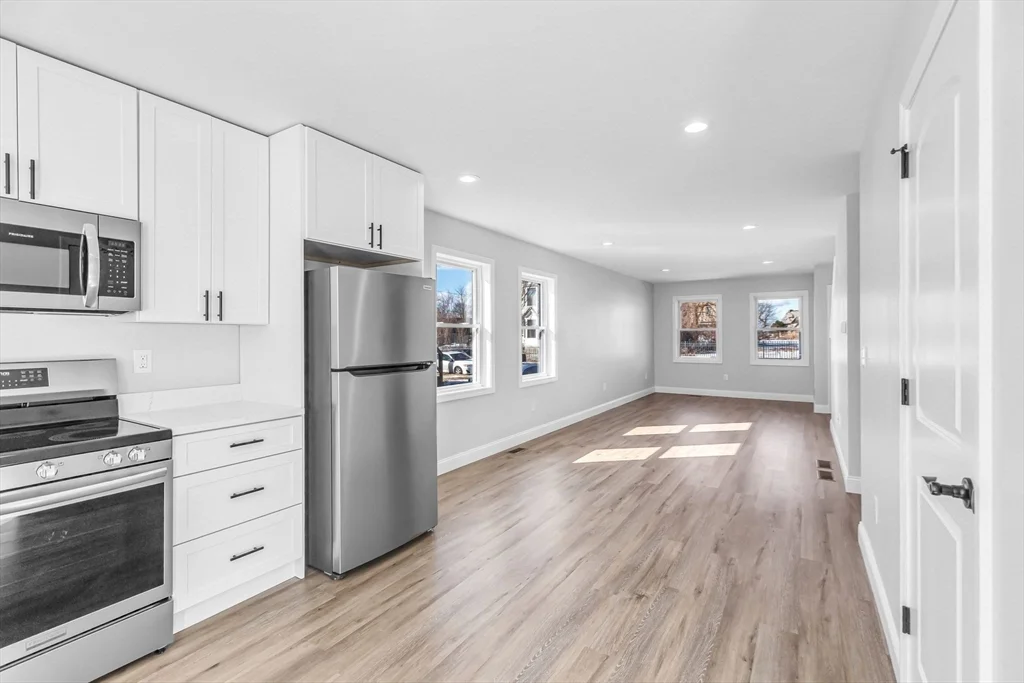 3 bed, 1 bath apartment for rent at 213 Pine St Unit 213, Springfield — photo 20 of 25