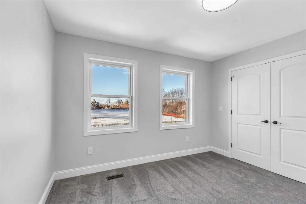 3 bed, 1 bath apartment for rent at 213 Pine St Unit 213, Springfield — photo 16 of 25