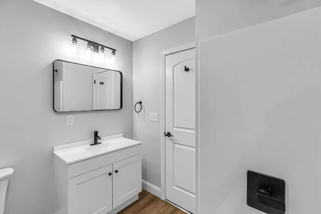 3 bed, 1 bath apartment for rent at 213 Pine St Unit 213, Springfield — photo 21 of 25