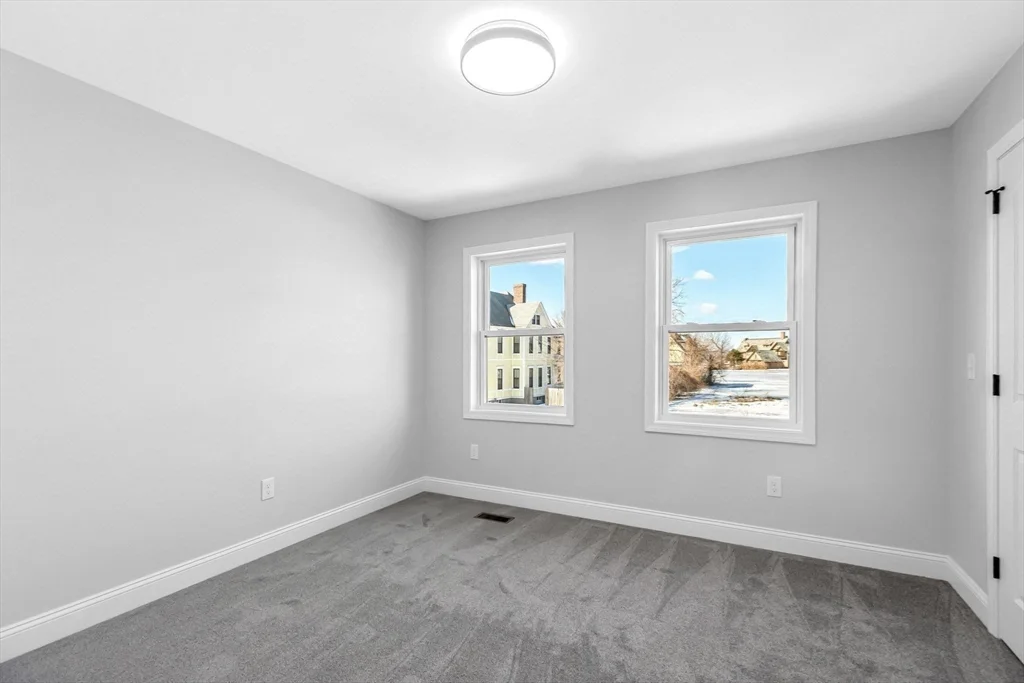 3 bed, 1 bath apartment for rent at 213 Pine St Unit 213, Springfield — photo 9 of 25