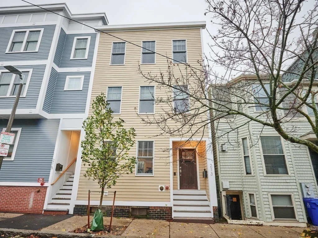 2 bed, 2 bath apartment for rent at 213 W 5th St Unit 2, South Boston — photo 18 of 18